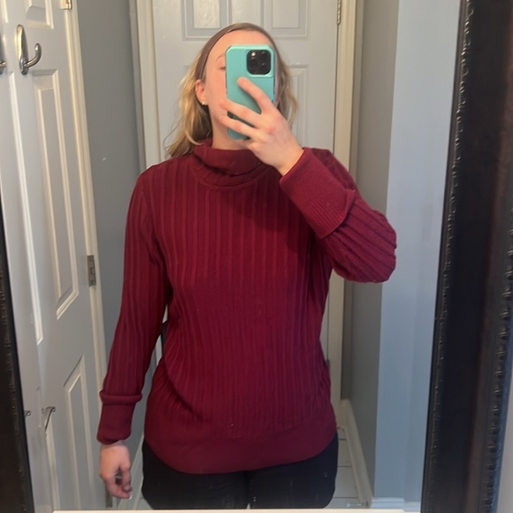 Fall Burgundy Sweater, XL Burgundy Turtle Neck Sweater, Cable knit sweater - Picture 11 of 11